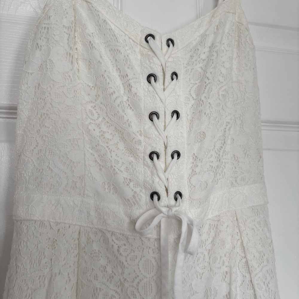 Hollister Lace Romper - Picture 3 of 4